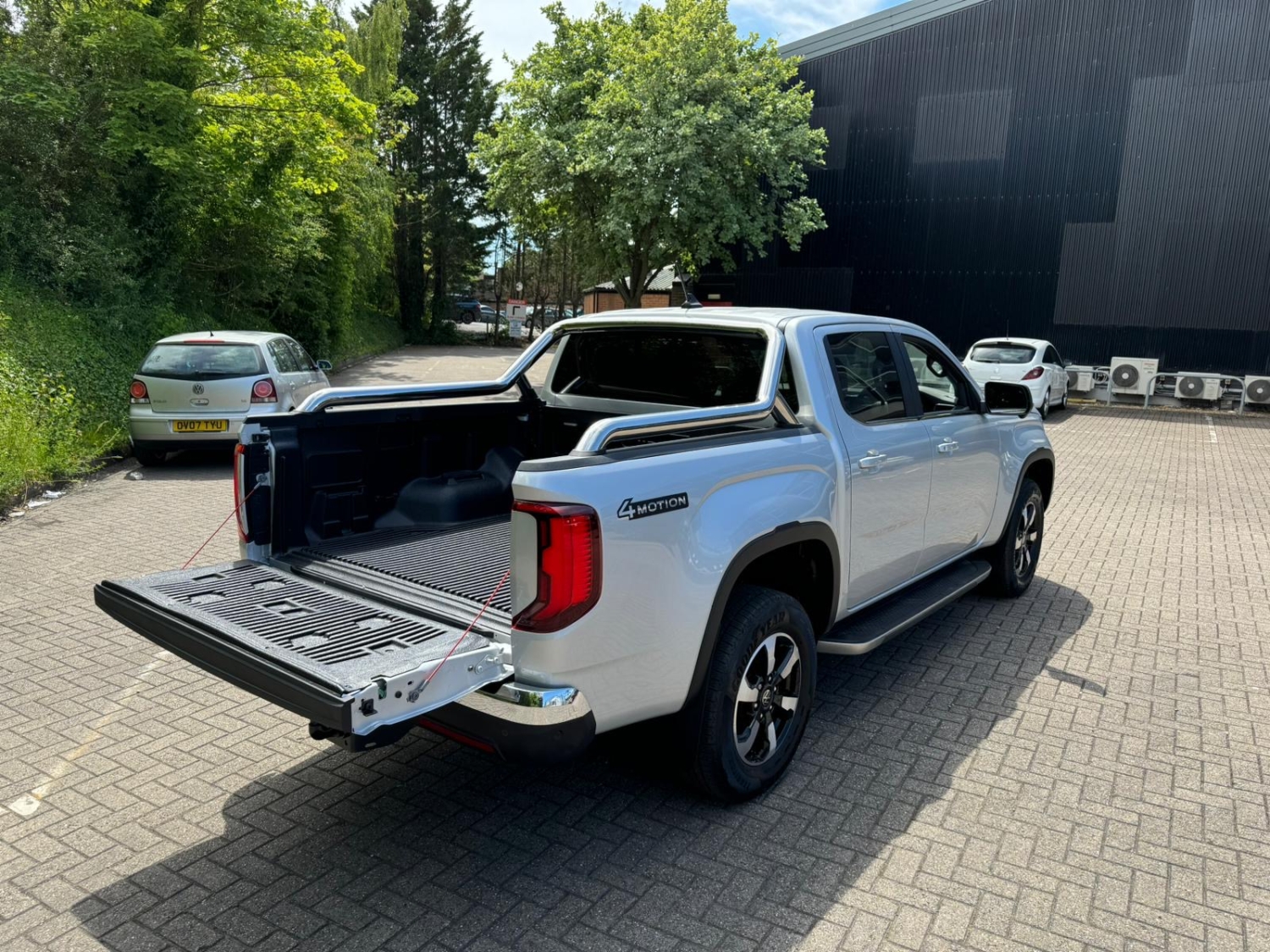 Pick-up truck rental in Marlow - Globe Vehicle Hire & Sales
